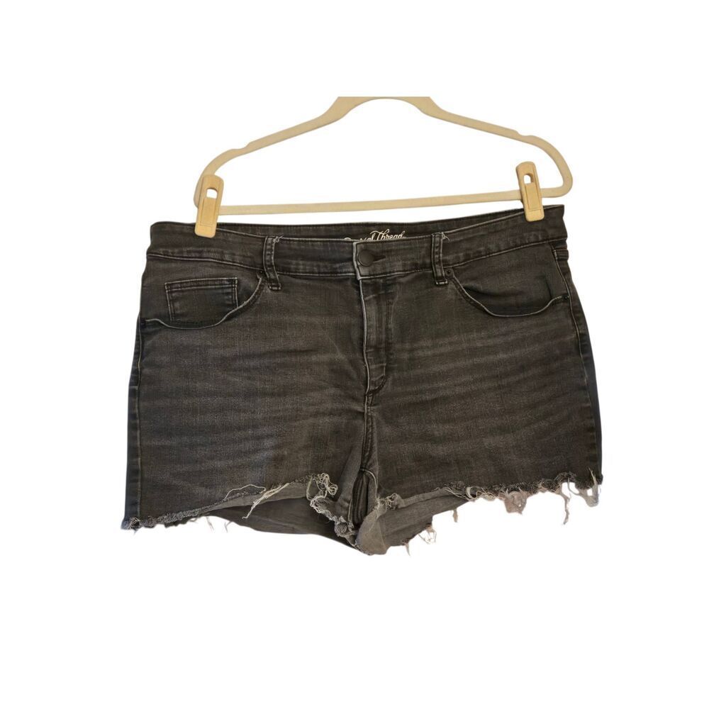 Universal Thread Midi Women's Size 16W Black Distressed Denim Shorts